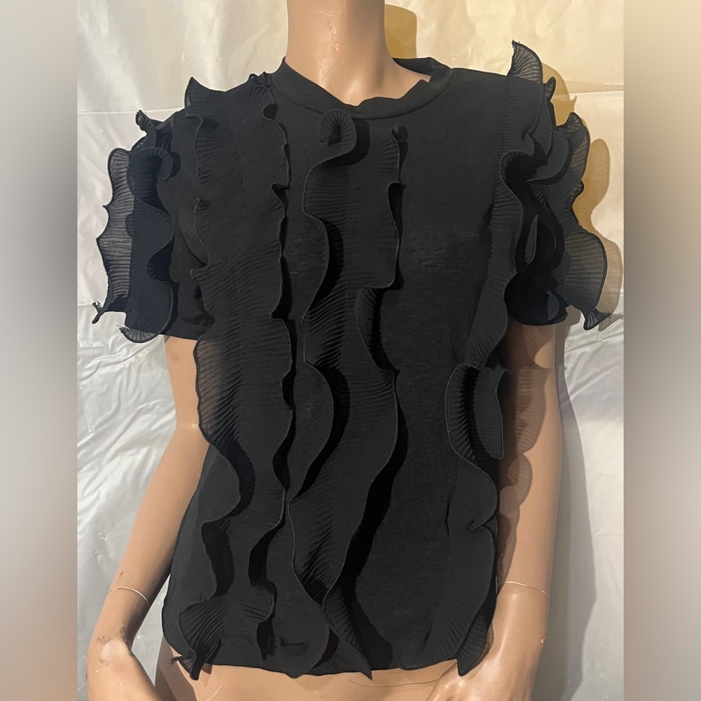 Jolio & Co Black Ruffle Style Sleeveless Blouse Size M/L
